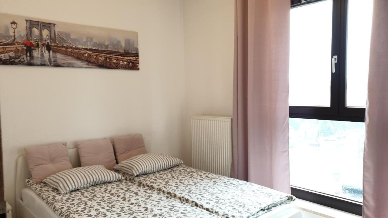 Newburg Apartments Wolska Варшава Екстериор снимка
