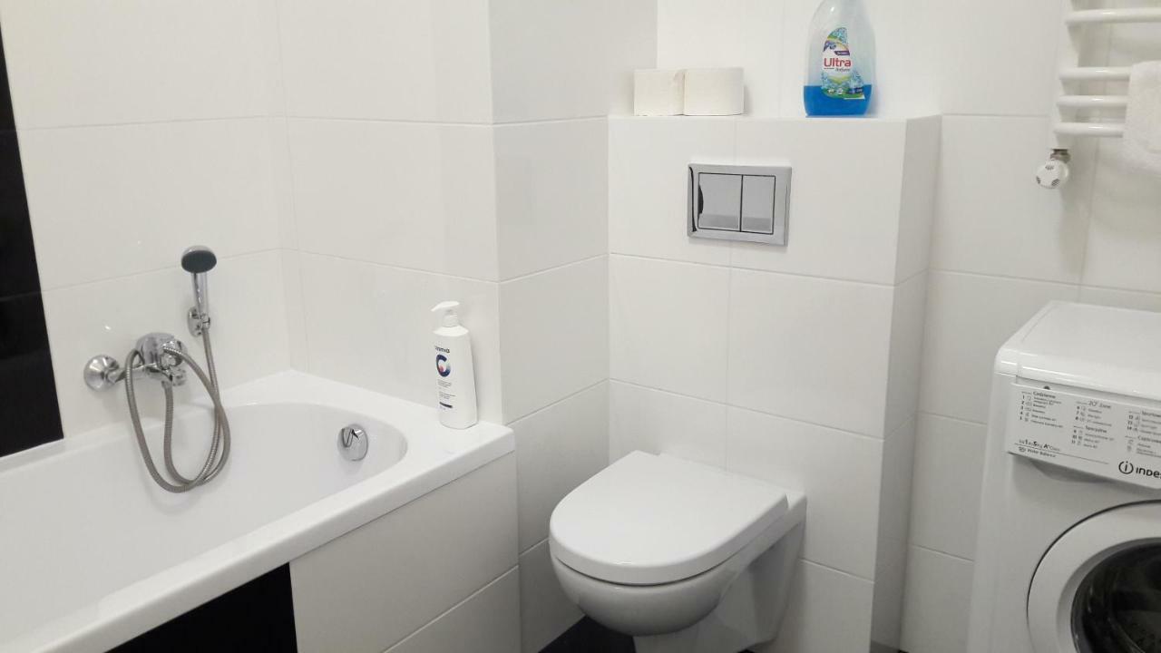 Newburg Apartments Wolska Варшава Екстериор снимка