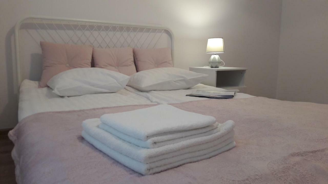Newburg Apartments Wolska Варшава Екстериор снимка