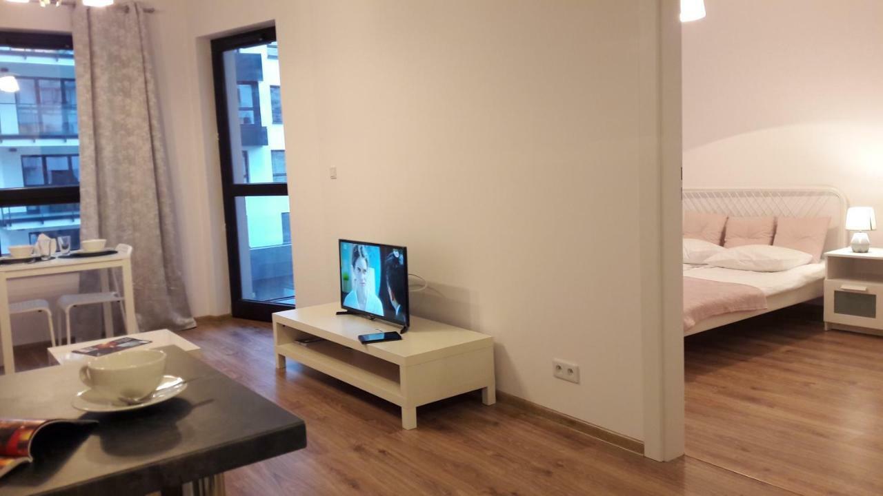Newburg Apartments Wolska Варшава Екстериор снимка