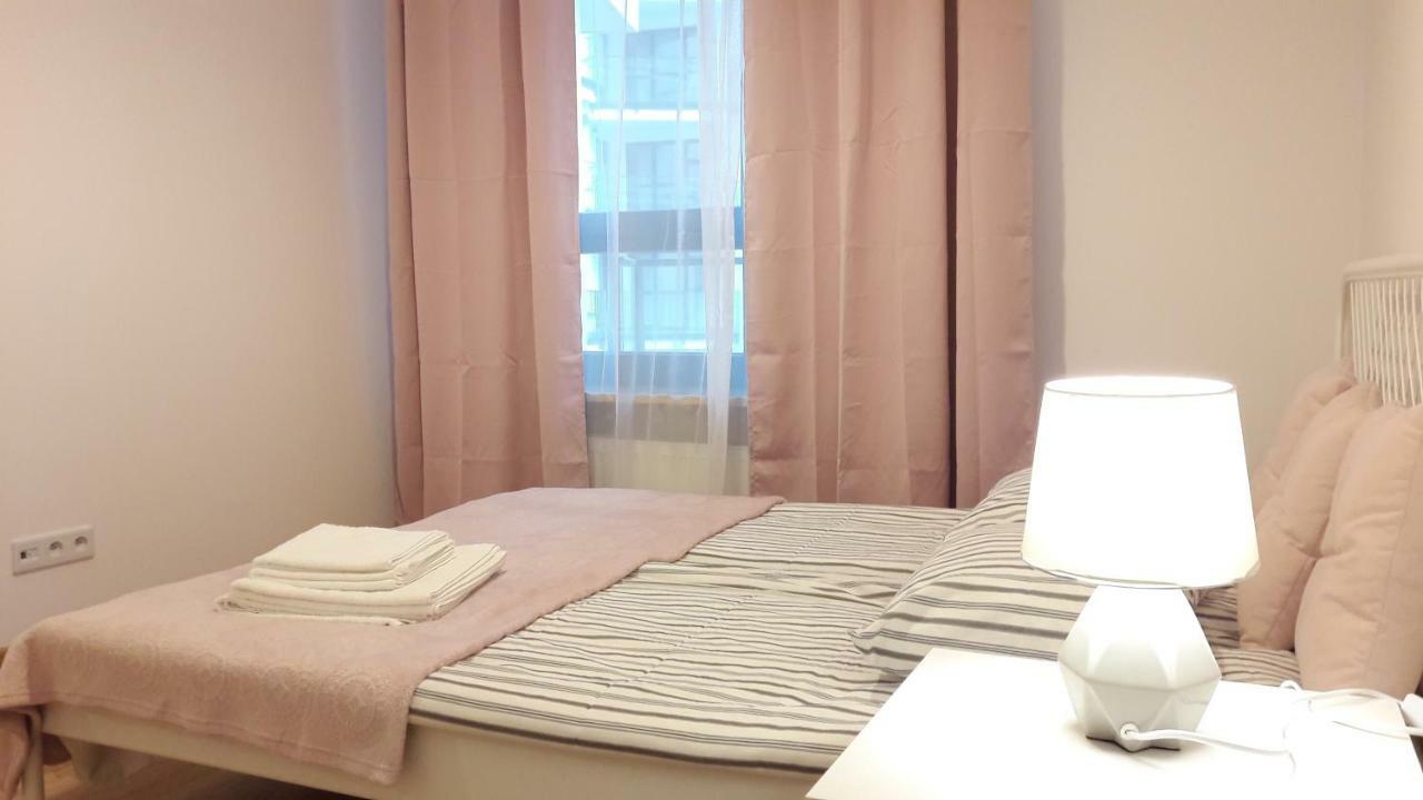 Newburg Apartments Wolska Варшава Екстериор снимка