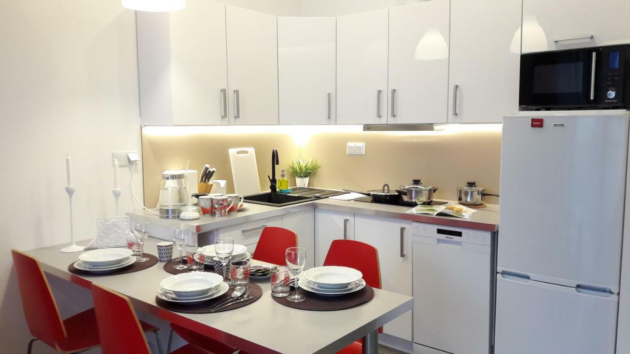 Newburg Apartments Wolska Варшава Екстериор снимка