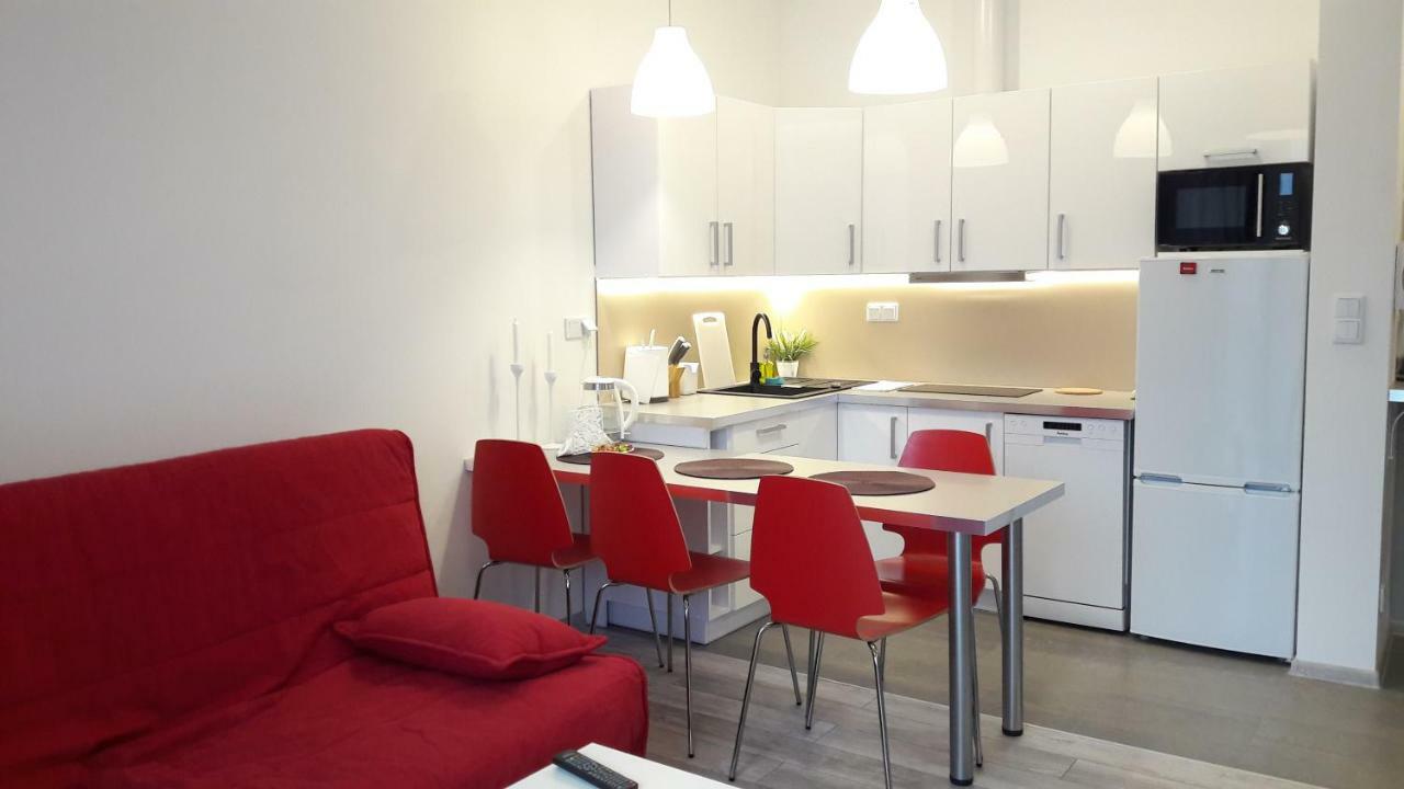 Newburg Apartments Wolska Варшава Екстериор снимка
