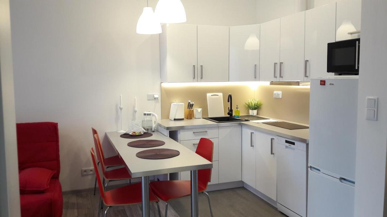 Newburg Apartments Wolska Варшава Стая снимка